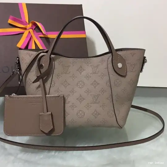 LOUIS VUITTON HINA PM 0501